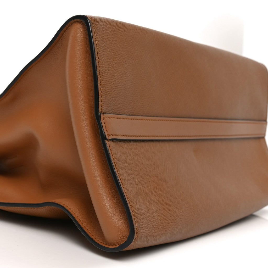 Saffiano City Calf Medium Esplanade Tote Caramel