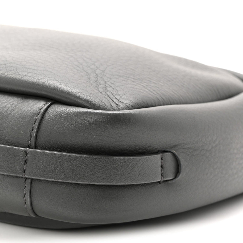 Calfskin Logo S Everyday Camera Bag Gris Fossile