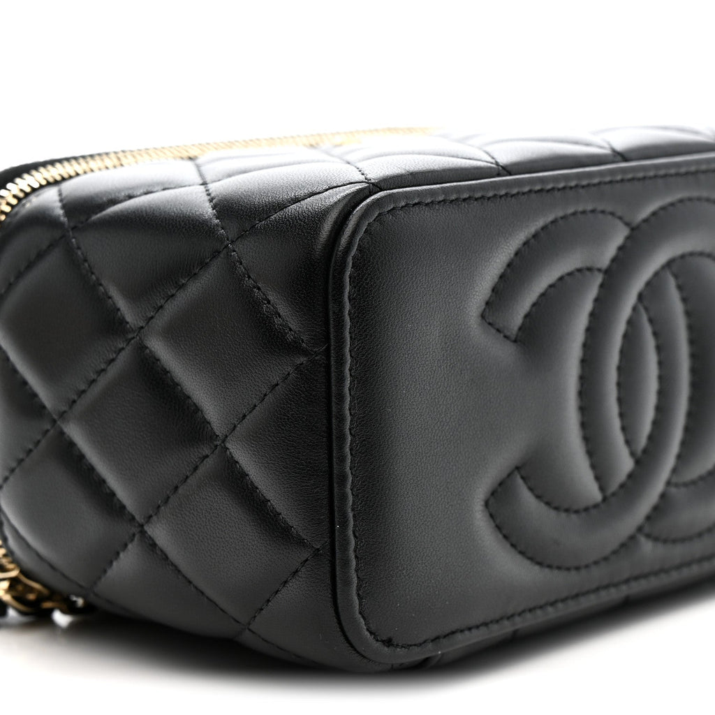 Lambskin Quilted Pearl Crush Small Vanity Case With Chain Black