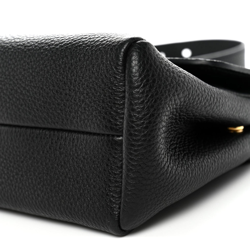 Vitello Daino Soft Flap Shoulder Bag Black