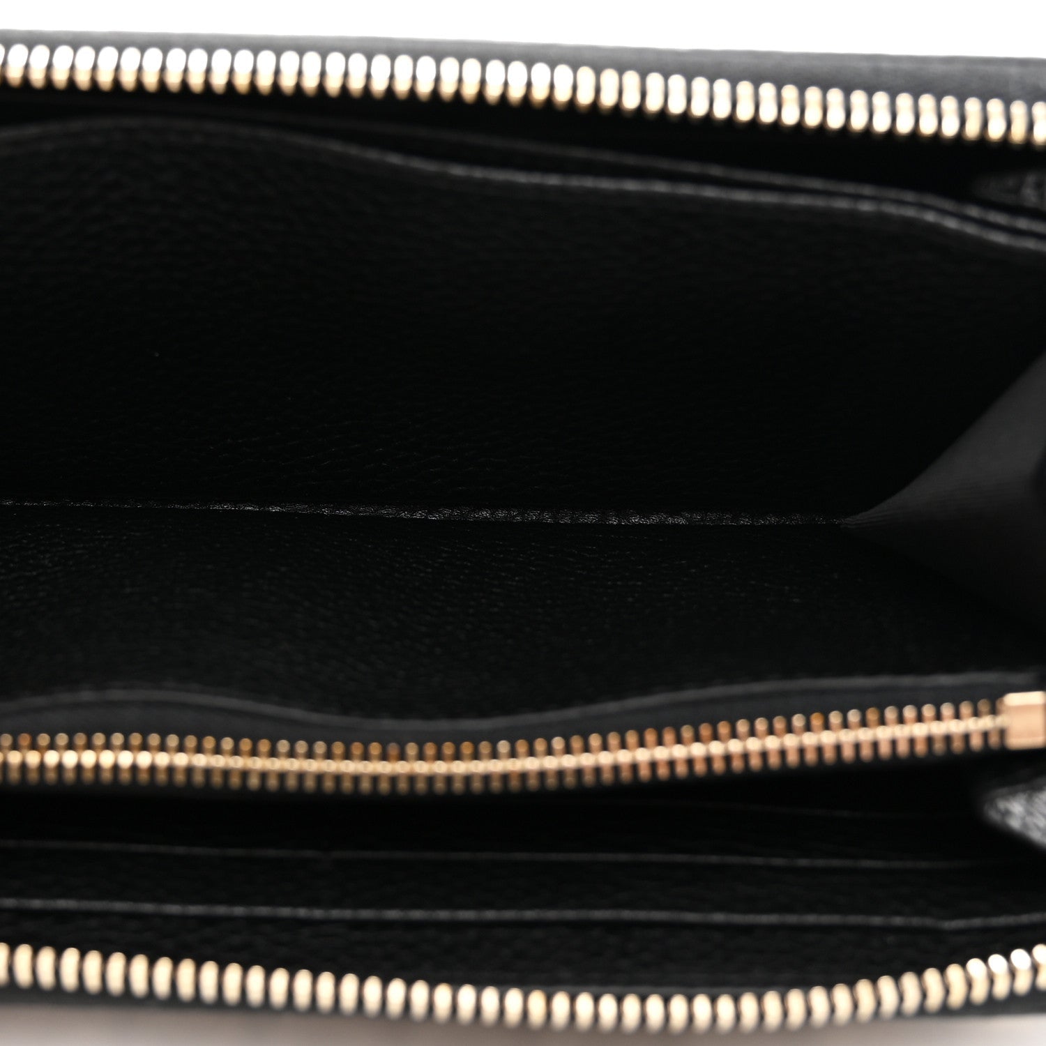 Pebbled Calfskin Rockstud Zip Around Wallet Black