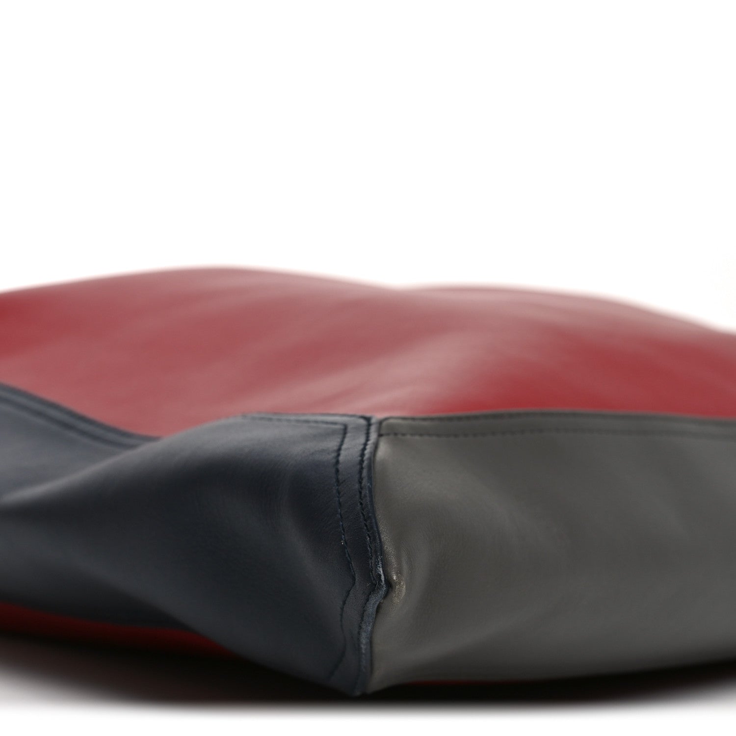Silky Calfskin Large Hop Rosewood Space Lapilli