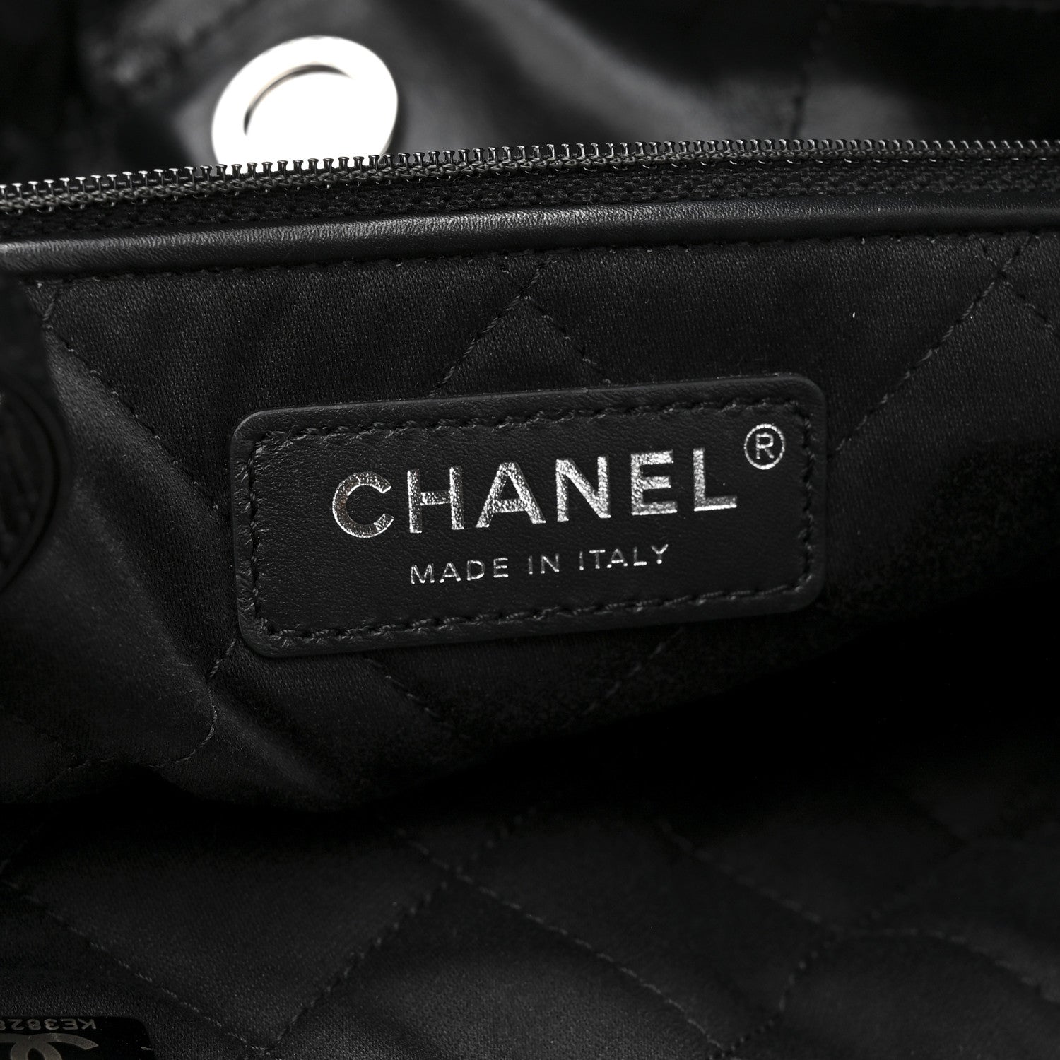 Shiny Calfskin Quilted Small Chanel 22 So Black