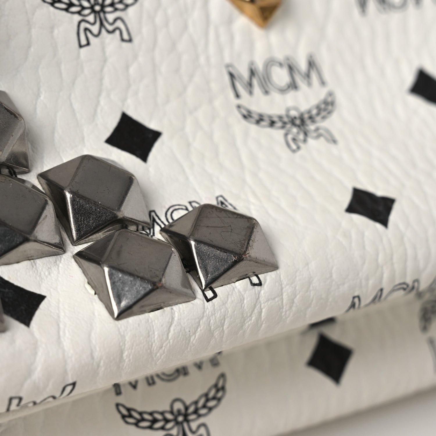 Visetos Studded Medium Stark M Backpack White
