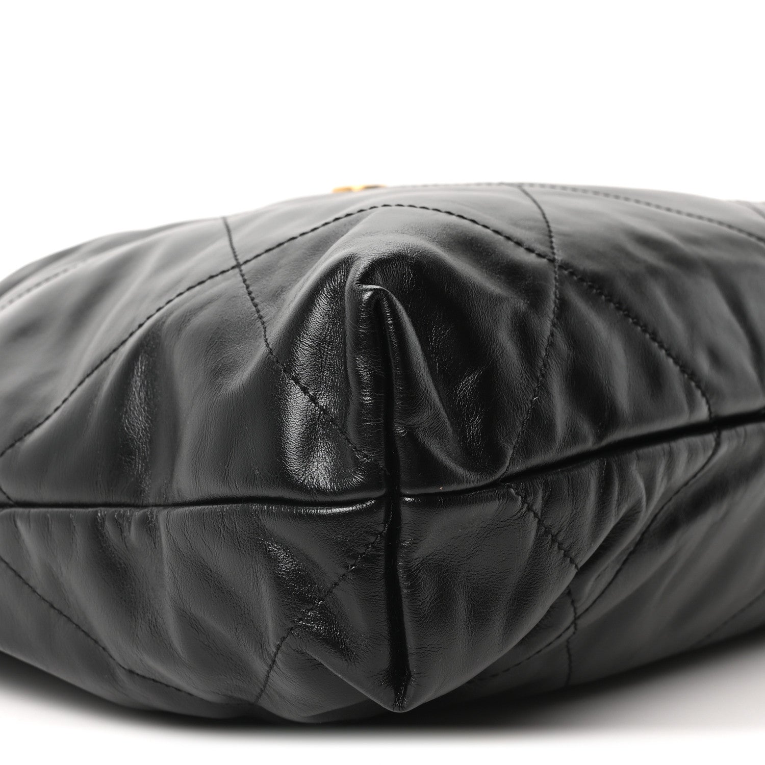 Shiny Calfskin Quilted Chanel 22 Black