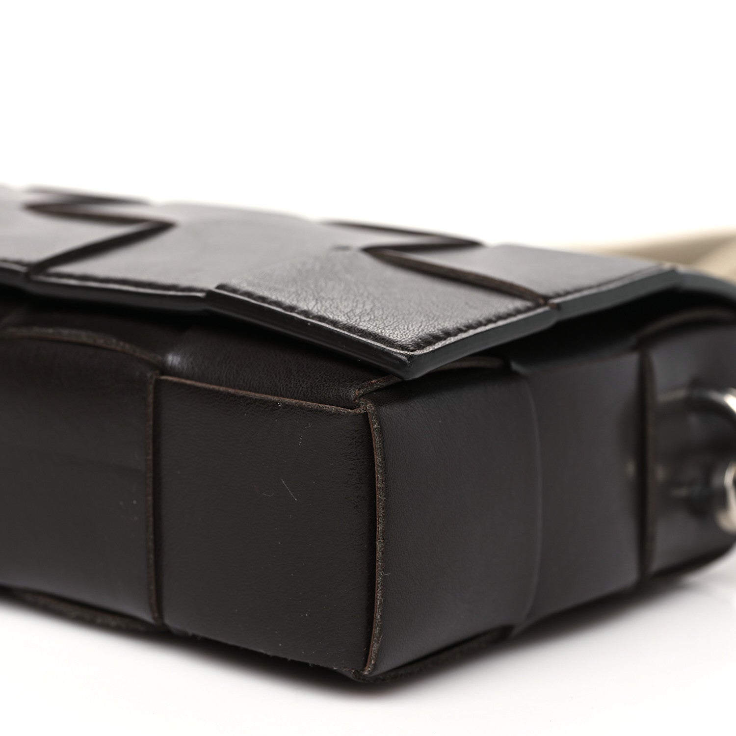 Calfskin Maxi Intrecciato Versatile Cassette Bag Brown