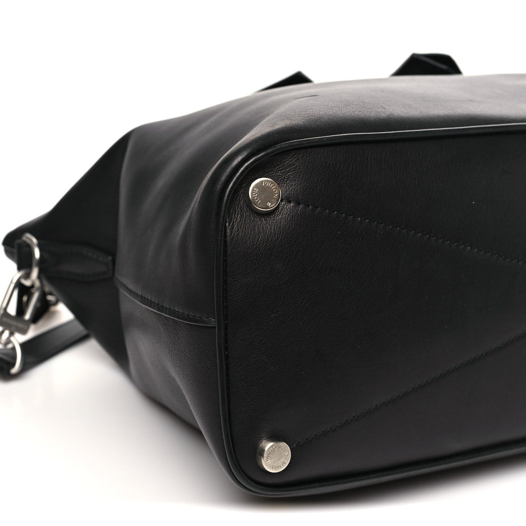 Smooth Millesime Calfskin Lockit MM Black