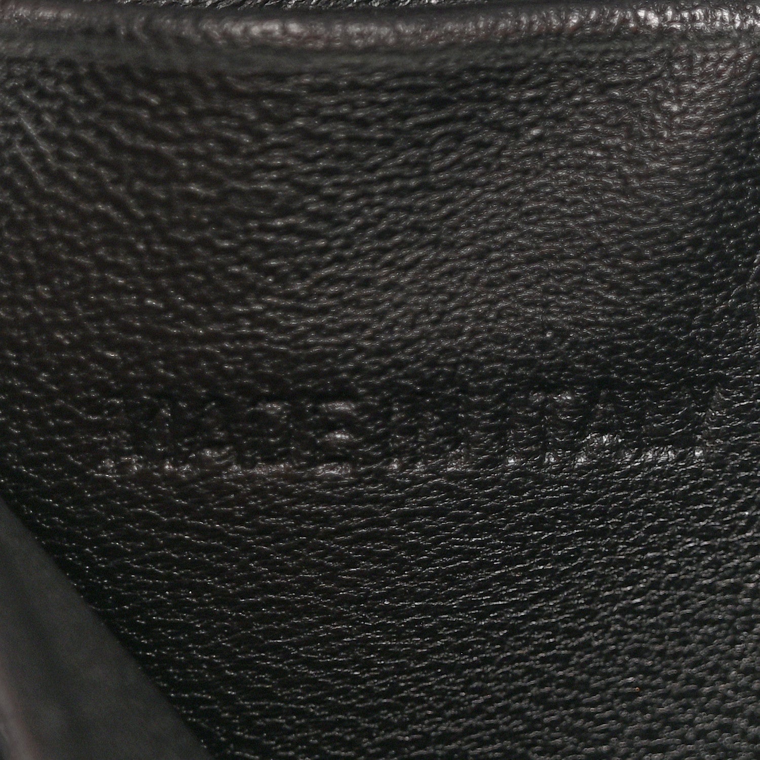 Grained Calfskin Graffiti BB Chain Wallet Black Bleu Violet