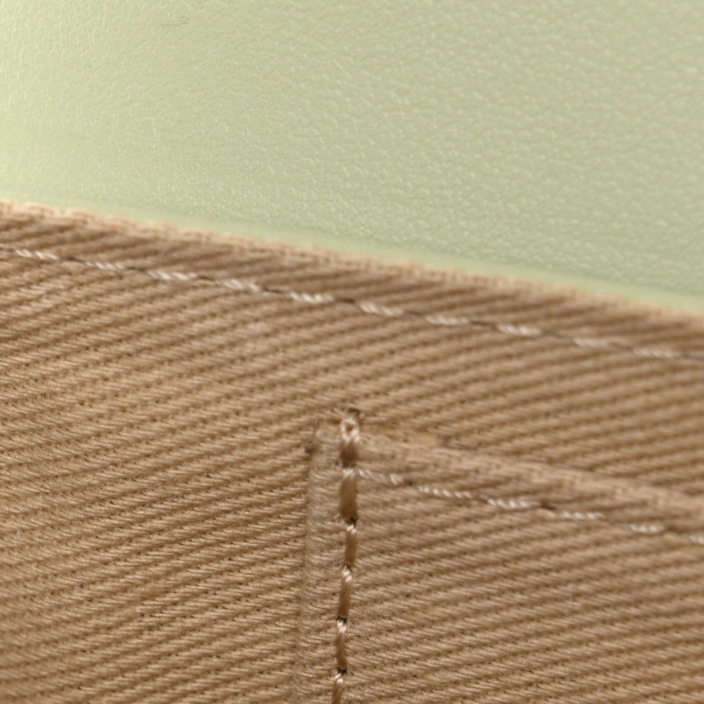 Smooth Calfskin Le Carinu Light Green