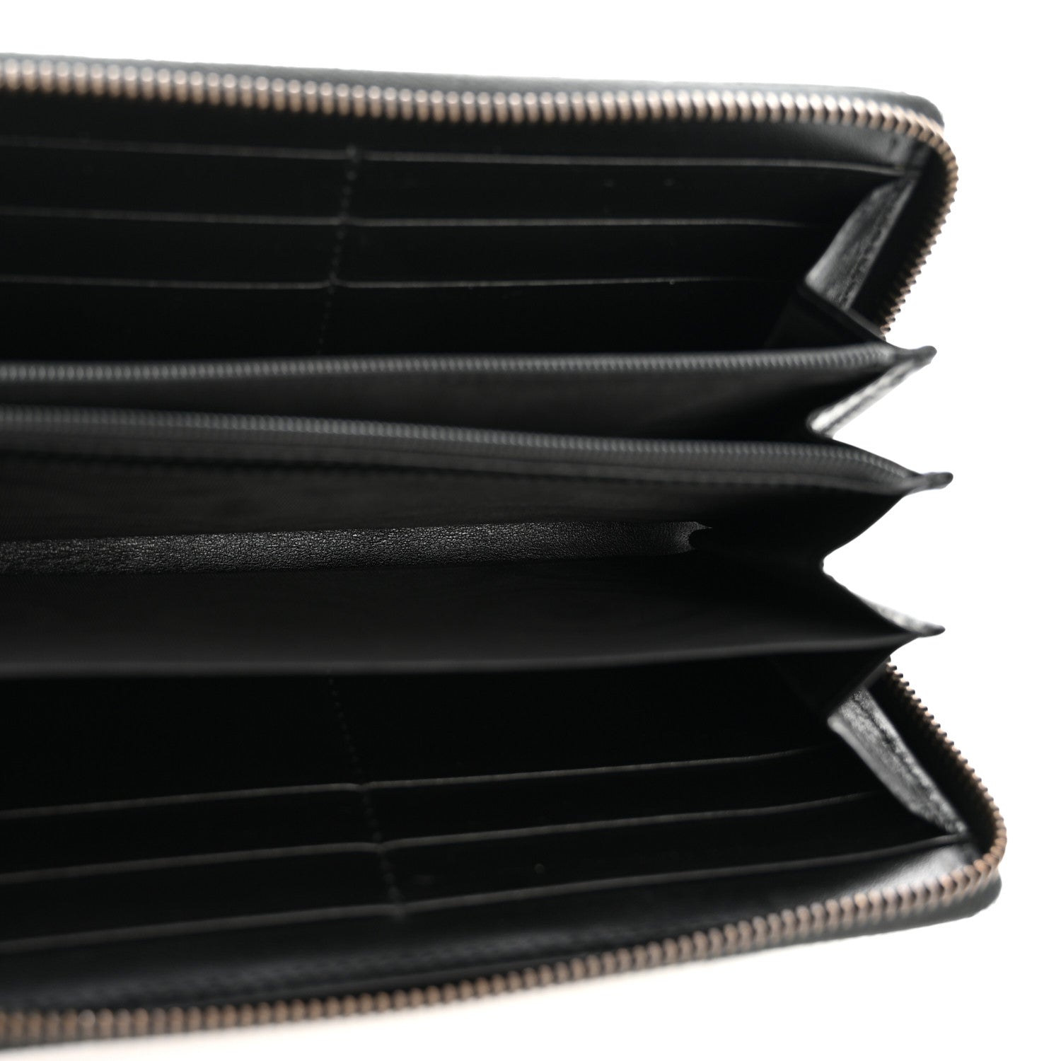 Calfskin Matelasse GG Marmont Zip Around Organizer Wallet Black