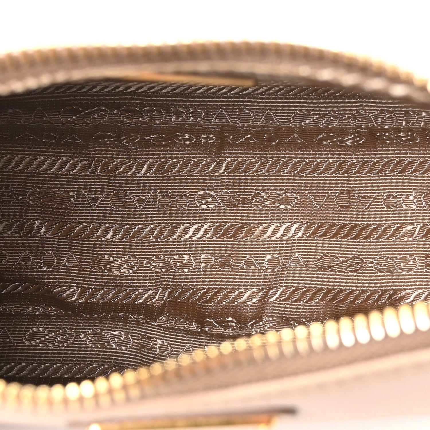 Saffiano Lux Re-Edition 2005 Shoulder Bag Cammeo