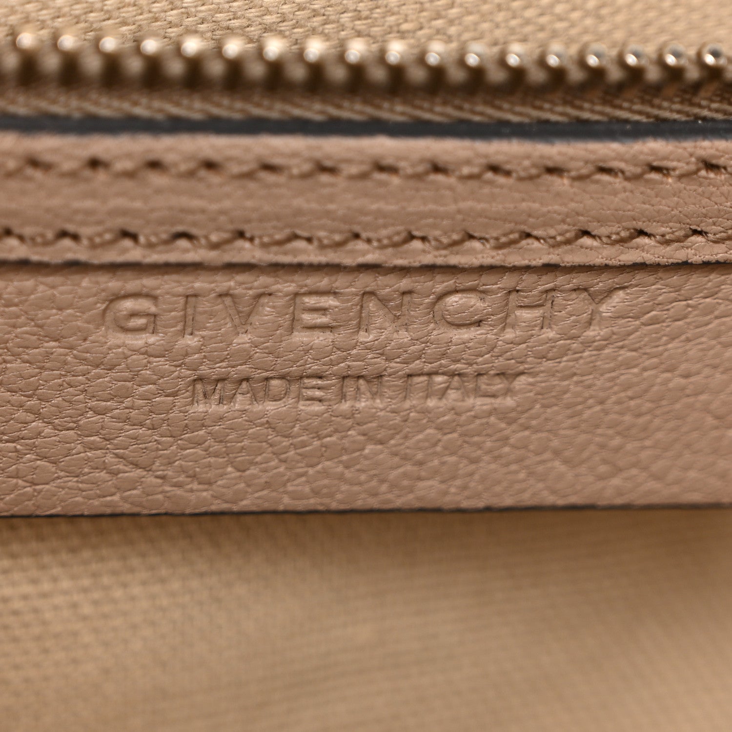 Sugar Goatskin Medium Antigona Linen