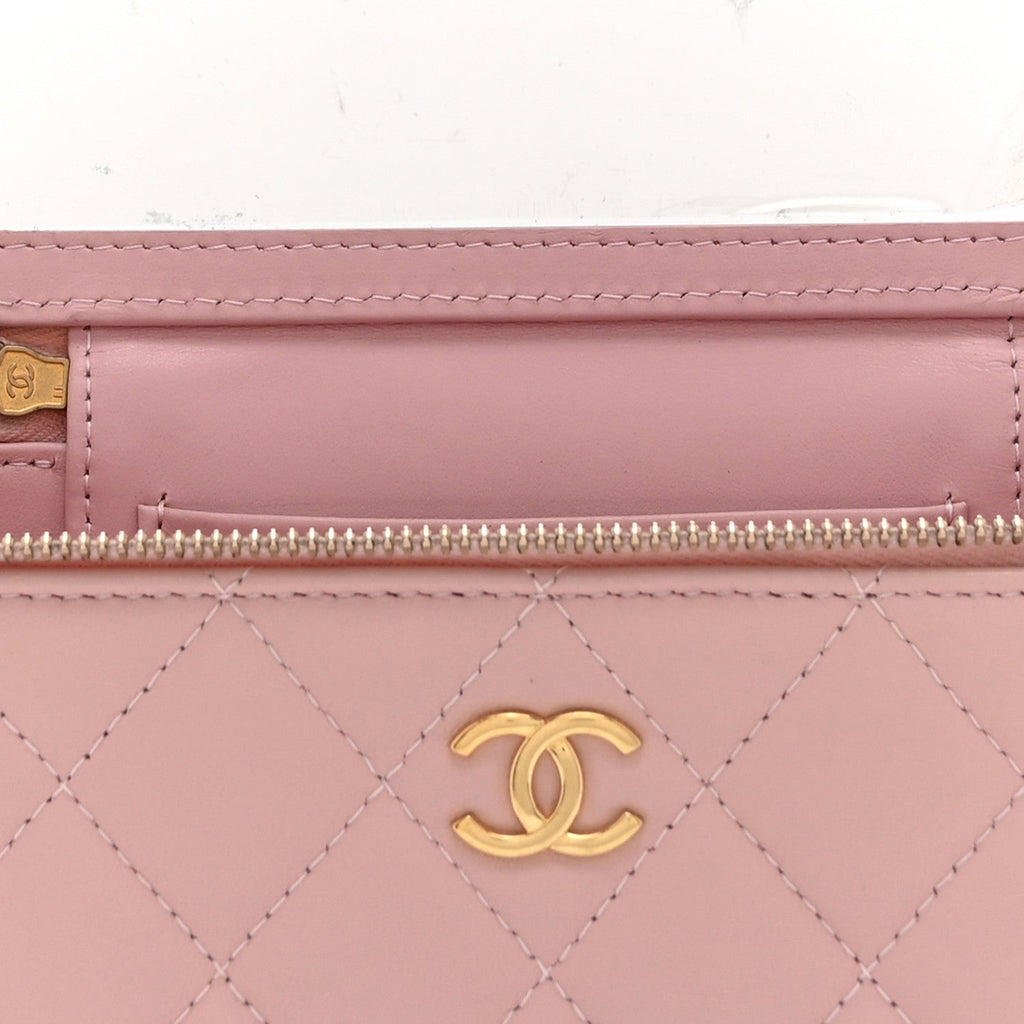 Caviar Quilted Pearl Enamel Small Vanity Case With Chain Light Pink