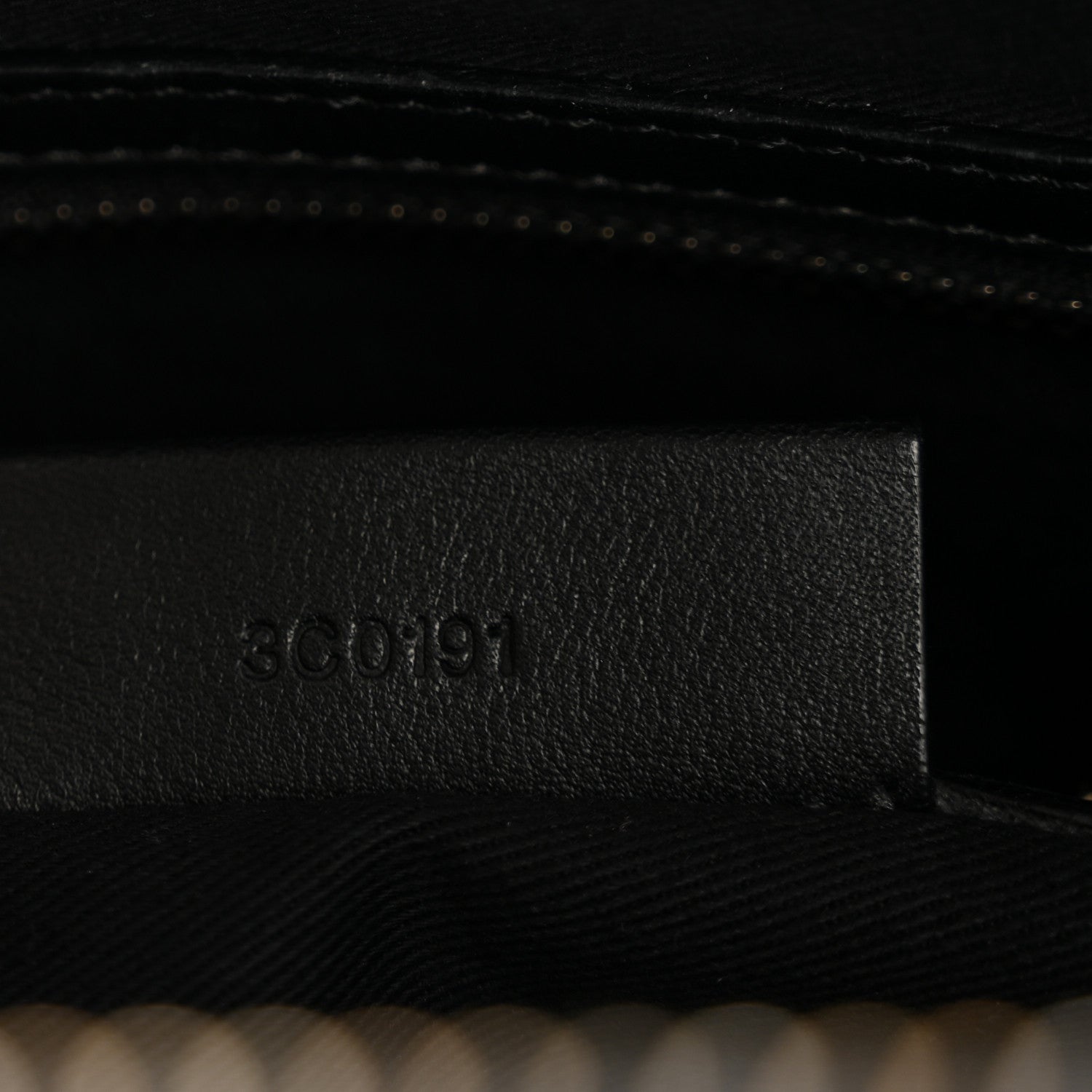 Shiny Lord Calfskin Medium Antigona Black