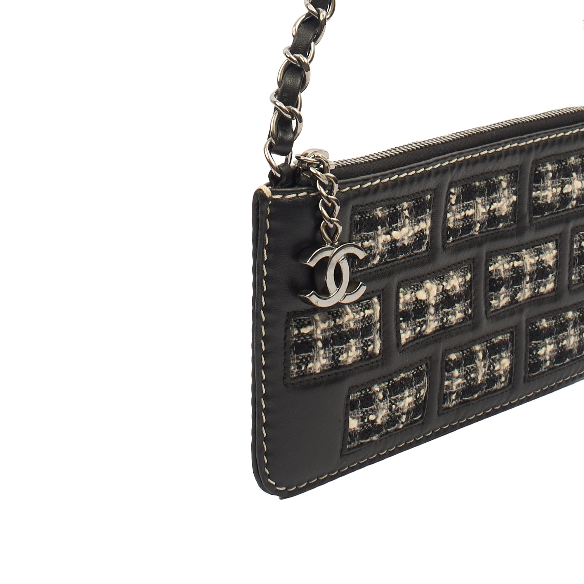Chanel Shoulder Bag Clutch in Black, Leather
