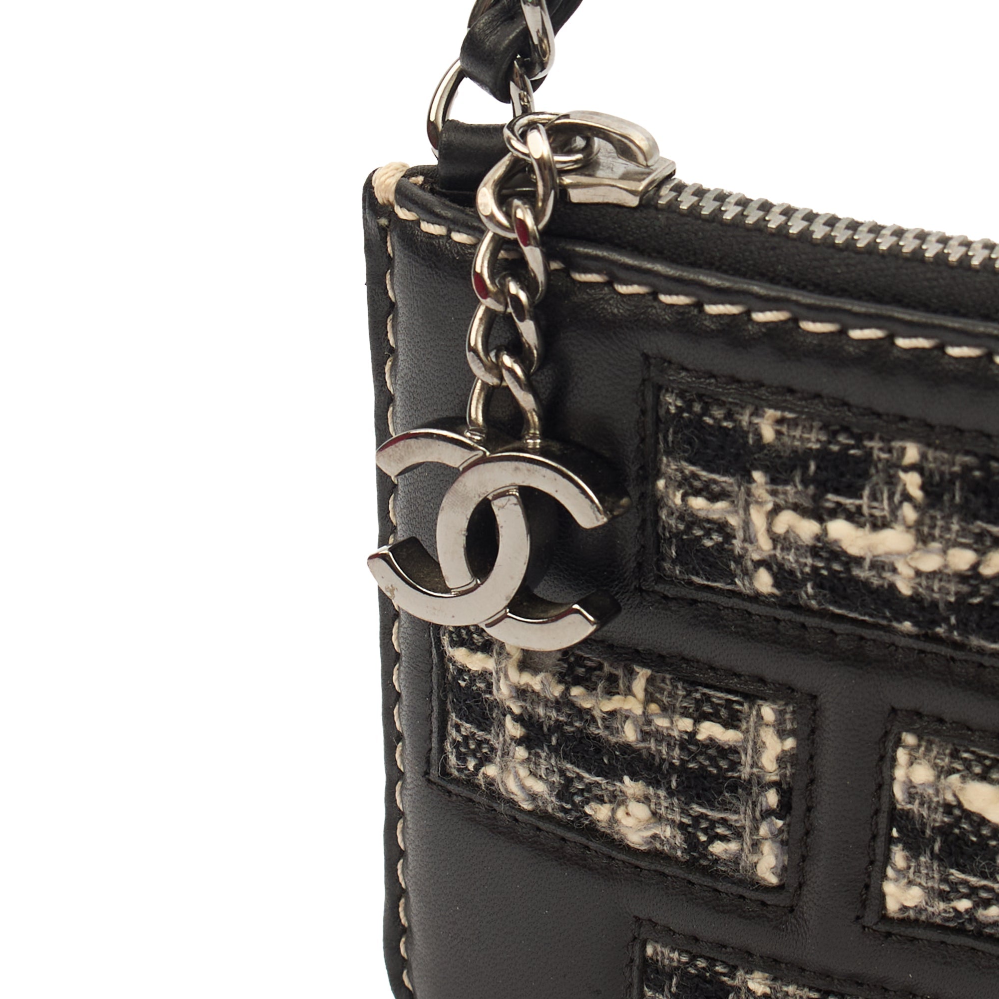 Chanel Shoulder Bag Clutch in Black, Leather