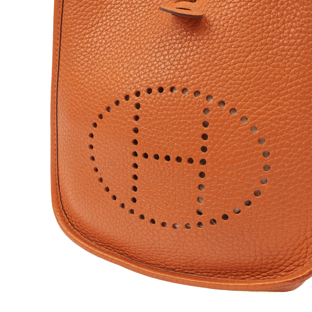 Hermes Cross Body Evelyne 16 in Classic Orange, Clemence Leather