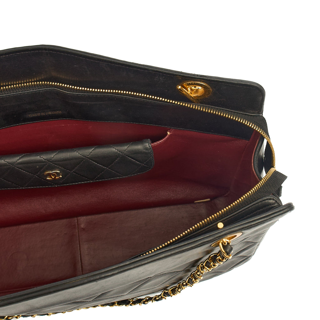 Chanel Tote Vintage Tote in Black, Leather