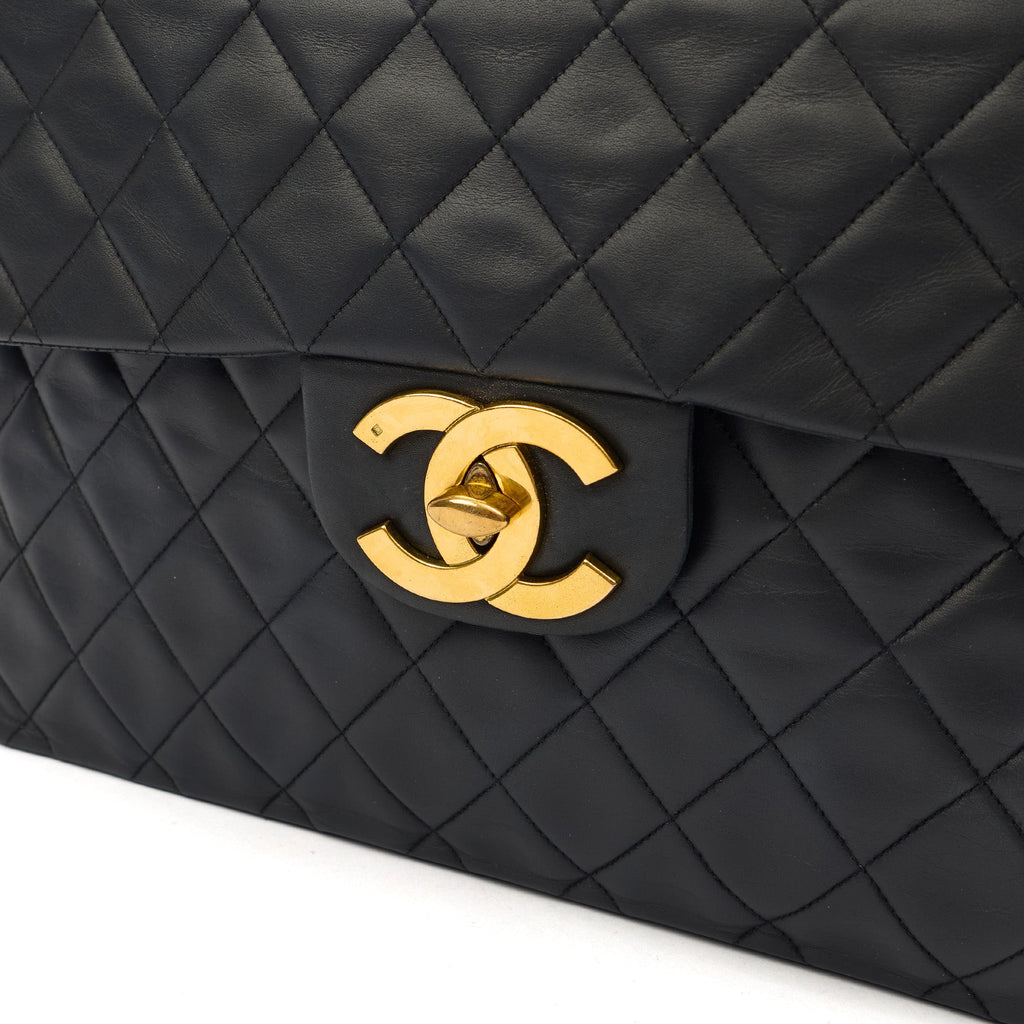 Chanel Shoulder Bag Maxi Jumbo XL in Black, Lambskin Leather