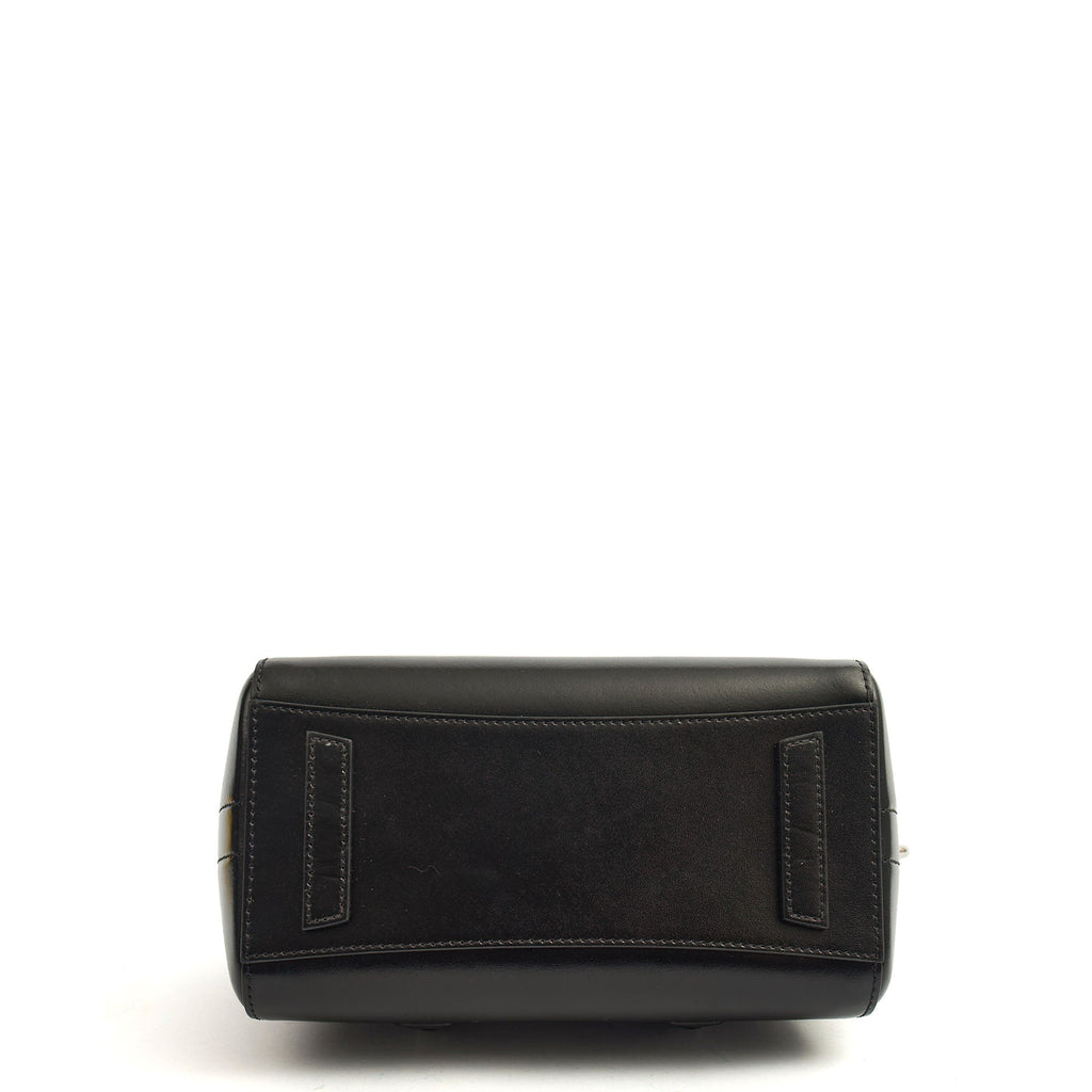 Givenchy Tote Antigona - Small in Black, Box Calfskin