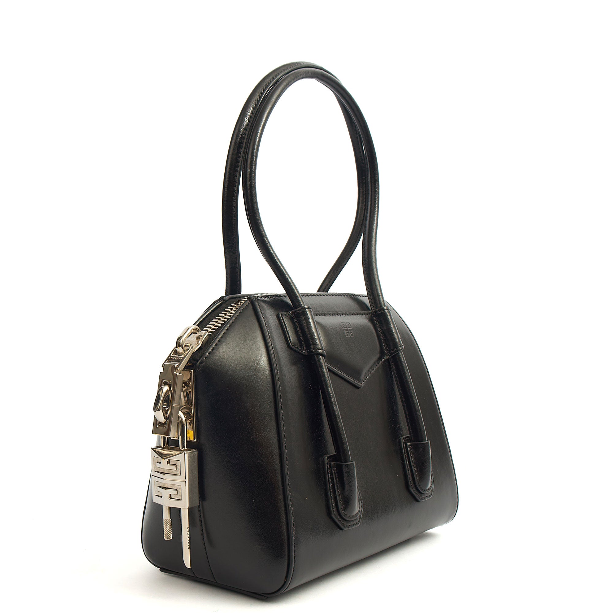 Givenchy Tote Antigona - Small in Black, Box Calfskin