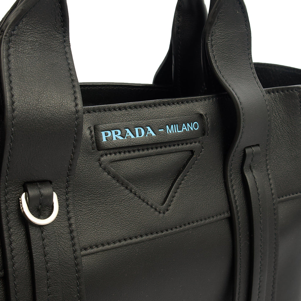 Prada Tote Tote in Black, Leather