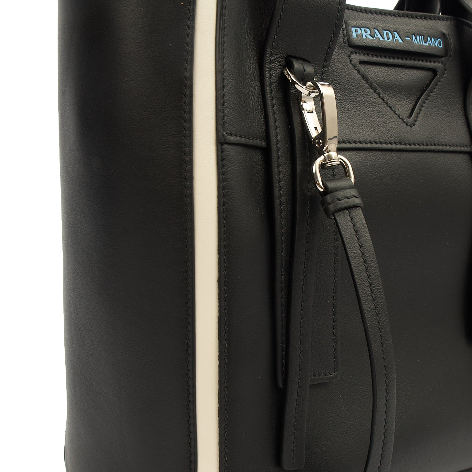 Prada Tote Tote in Black, Leather
