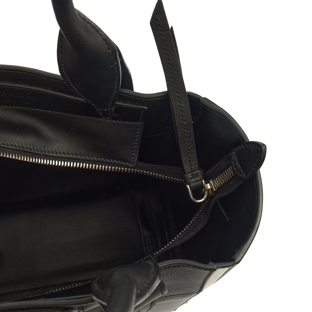 Prada Tote Tote in Black, Leather