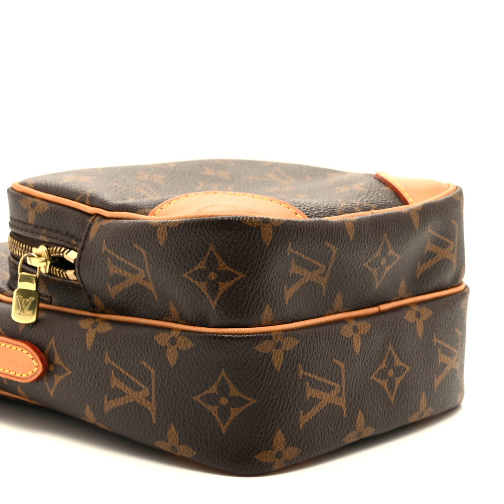 Monogram Amazone