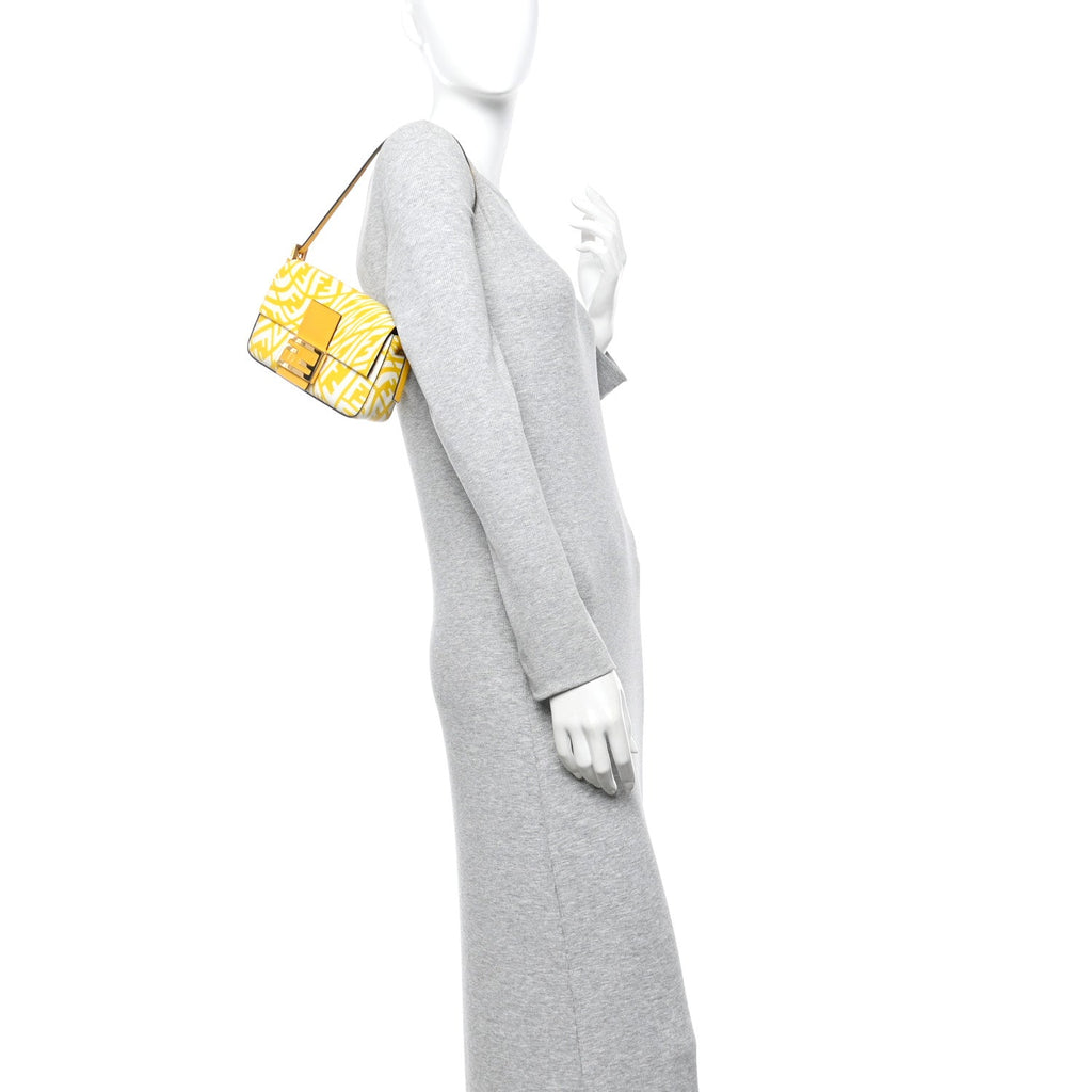 X SARAH COLEMAN Glazed Canvas Vitello King FF Vertigo Mini Baguette 1997 Mimosa White