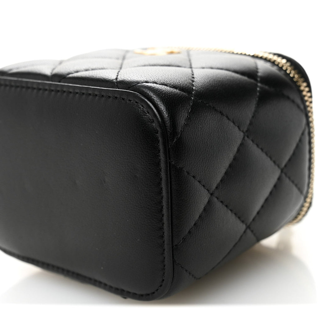 Lambskin Quilted Mini Pearl Crush Vanity Case With Chain Black