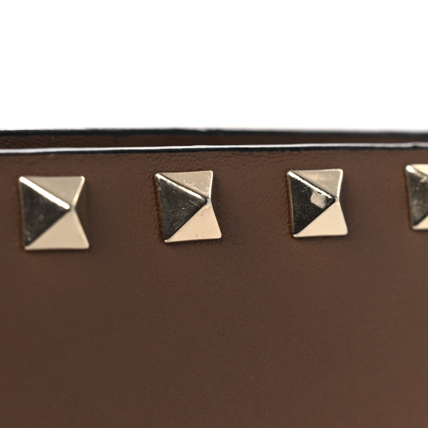 Vitello Rockstud Compact Wallet Cognac