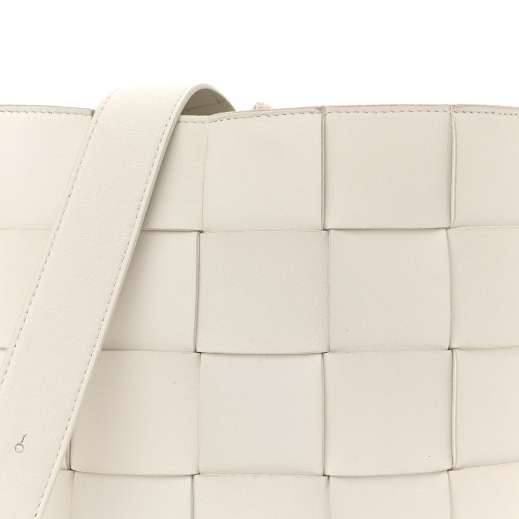 Lambskin Maxi Intrecciato Cassette Messenger Chalk