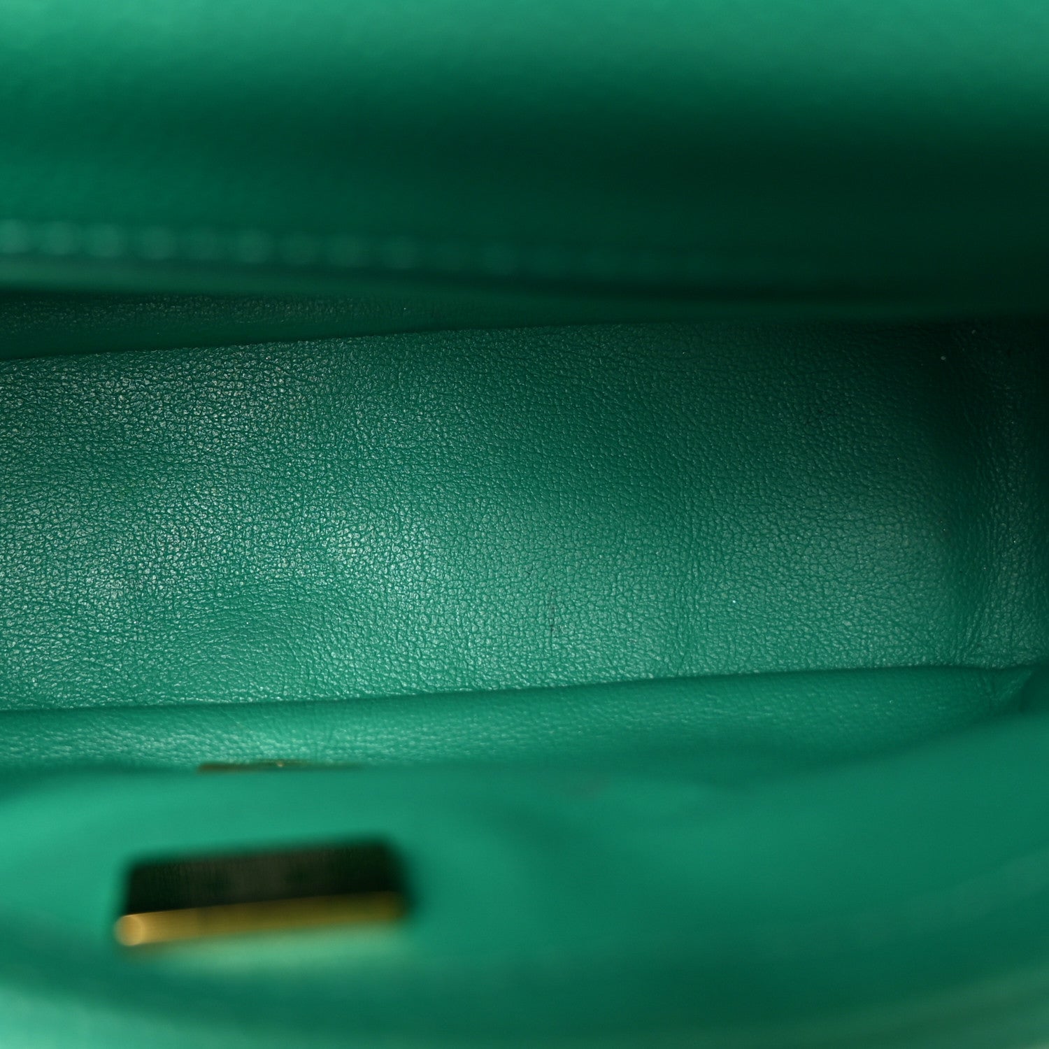 Caviar Quilted Sweetheart Flap Green