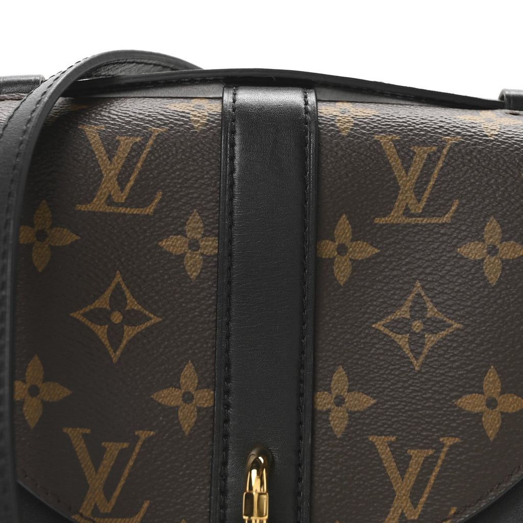 Reverse Monogram Chantilly Lock Black