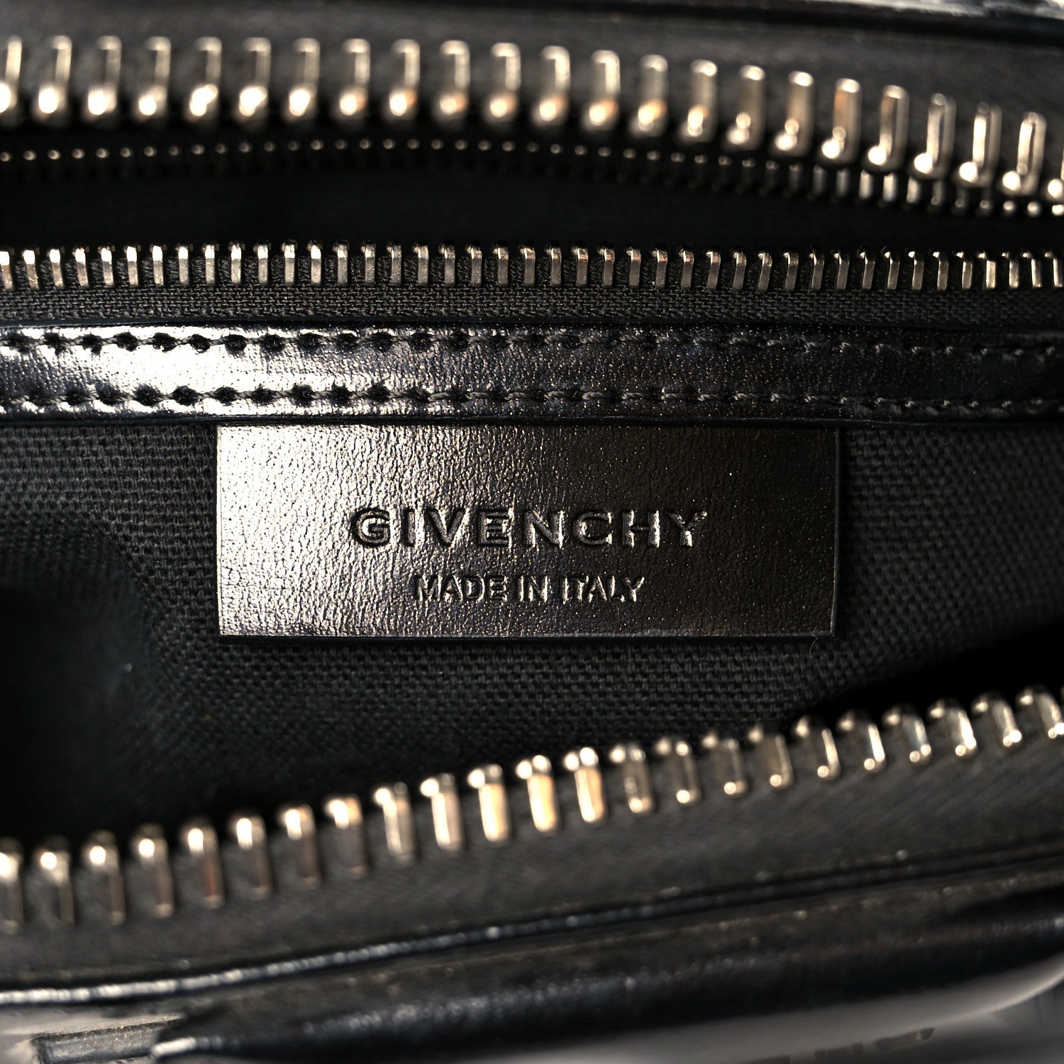 Shiny Lord Calfskin Mini Antigona Black
