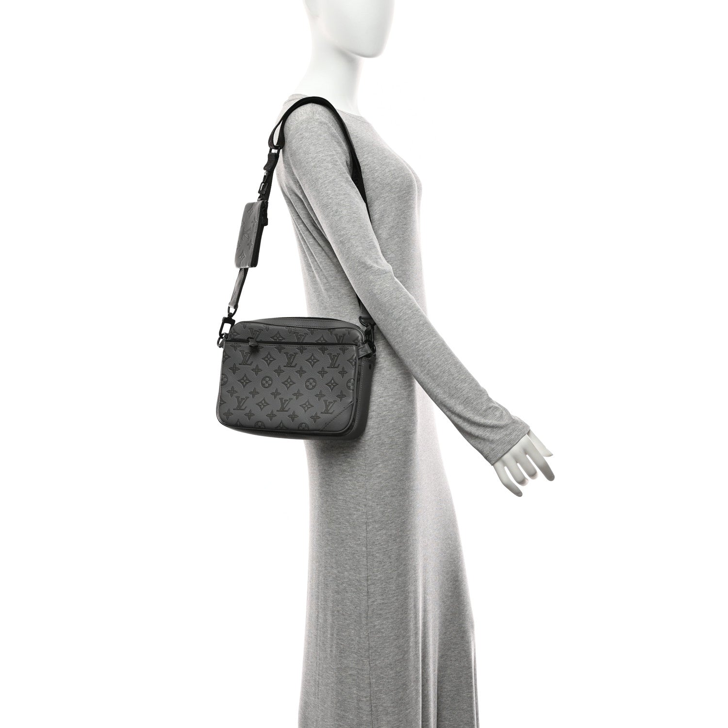 Calfskin Monogram Shadow Trio Messenger Anthracite Gray