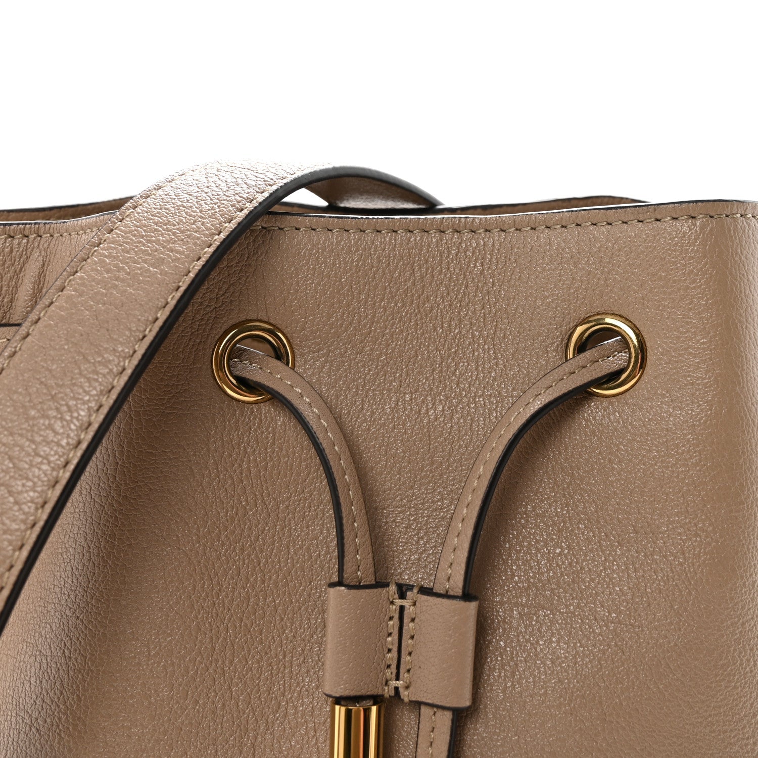 Grained Buffalo Horse Medal Bucket Bag Boyish Brown