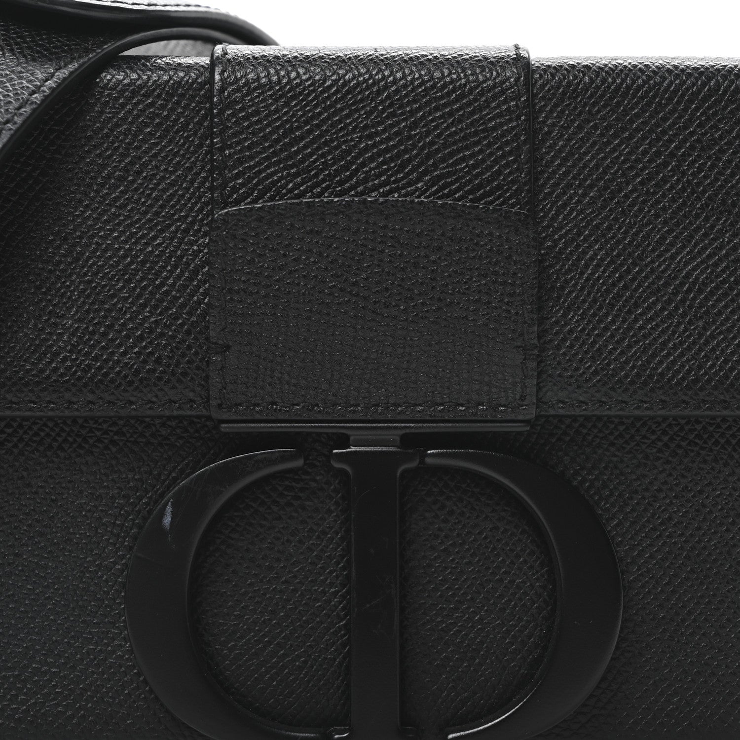 Ultra Matte Grained Calfskin 30 Montaigne Box Bag Black