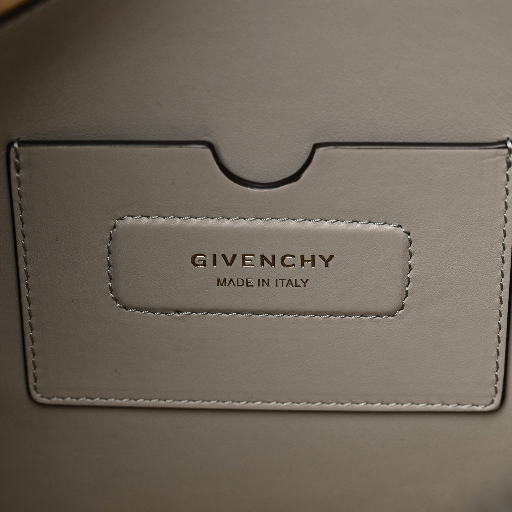 Soft Calfskin Medium Soft Antigona Pearl Grey
