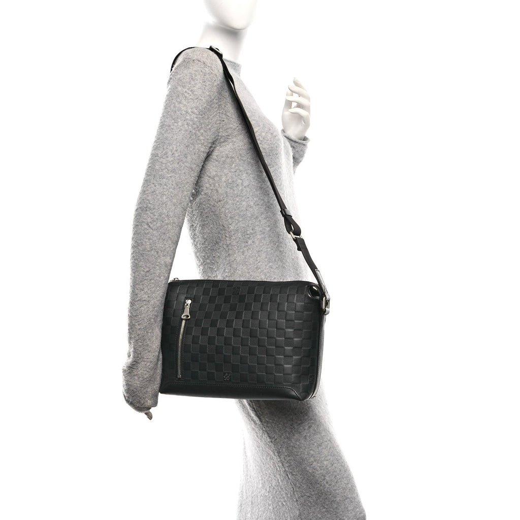 Damier Infini Messenger PM Onyx