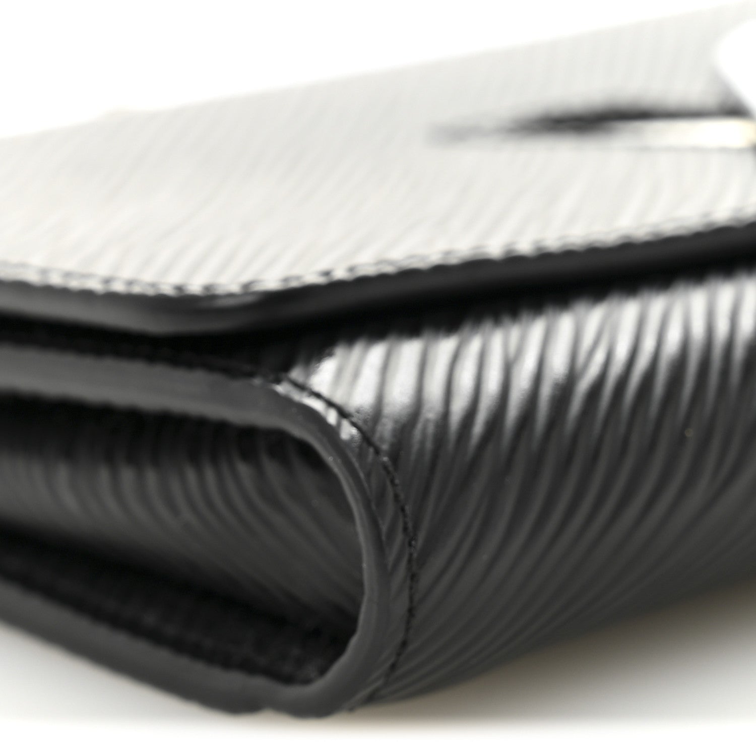 Epi Twist Chain Wallet Black