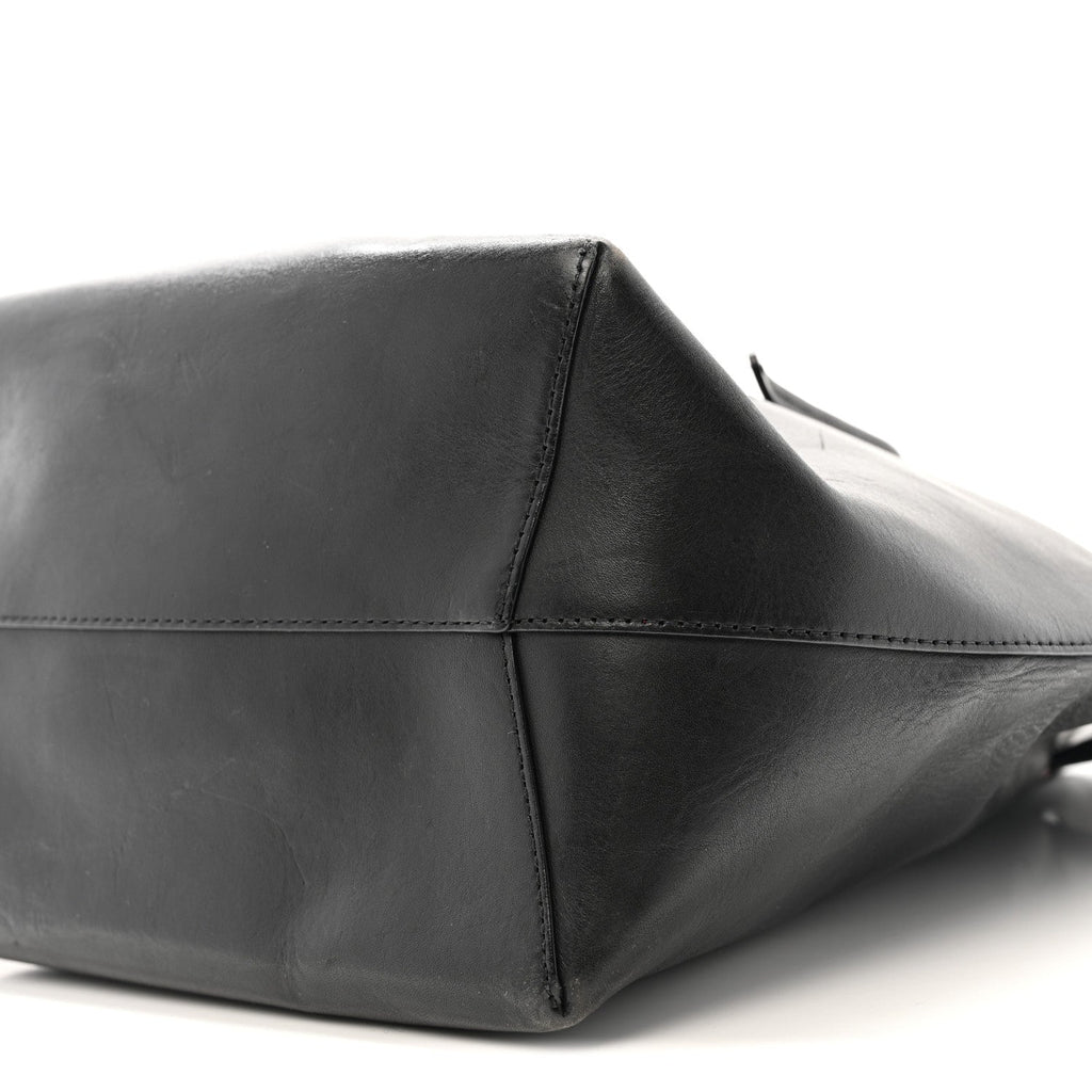 Vegetable Tanned Calfskin Bucket Bag Black Flamma