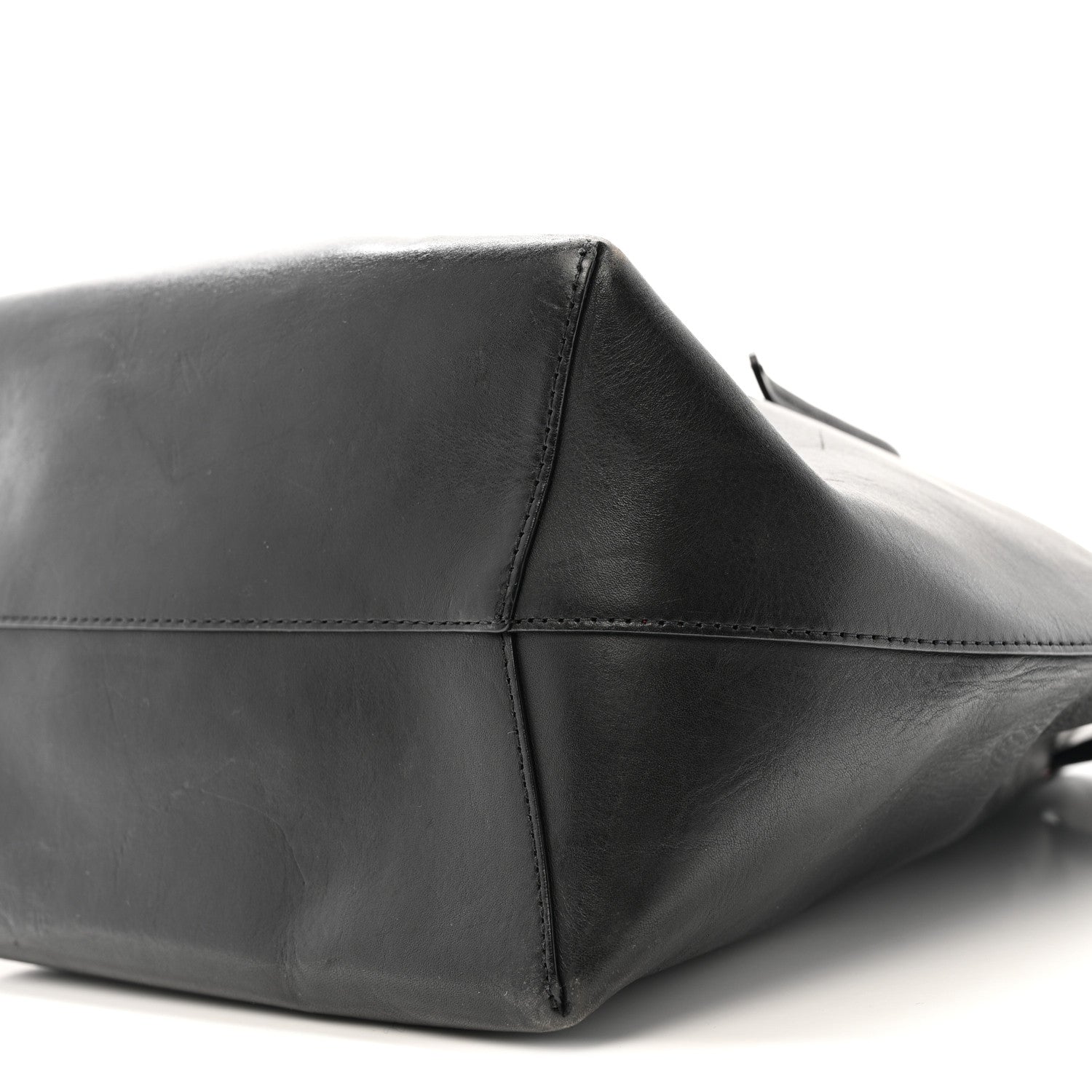 Vegetable Tanned Calfskin Bucket Bag Black Flamma