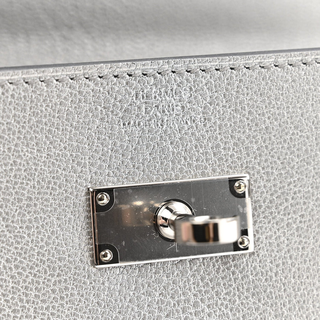 Metallic Chevre Chamkilight Kelly Wallet To Go Argent