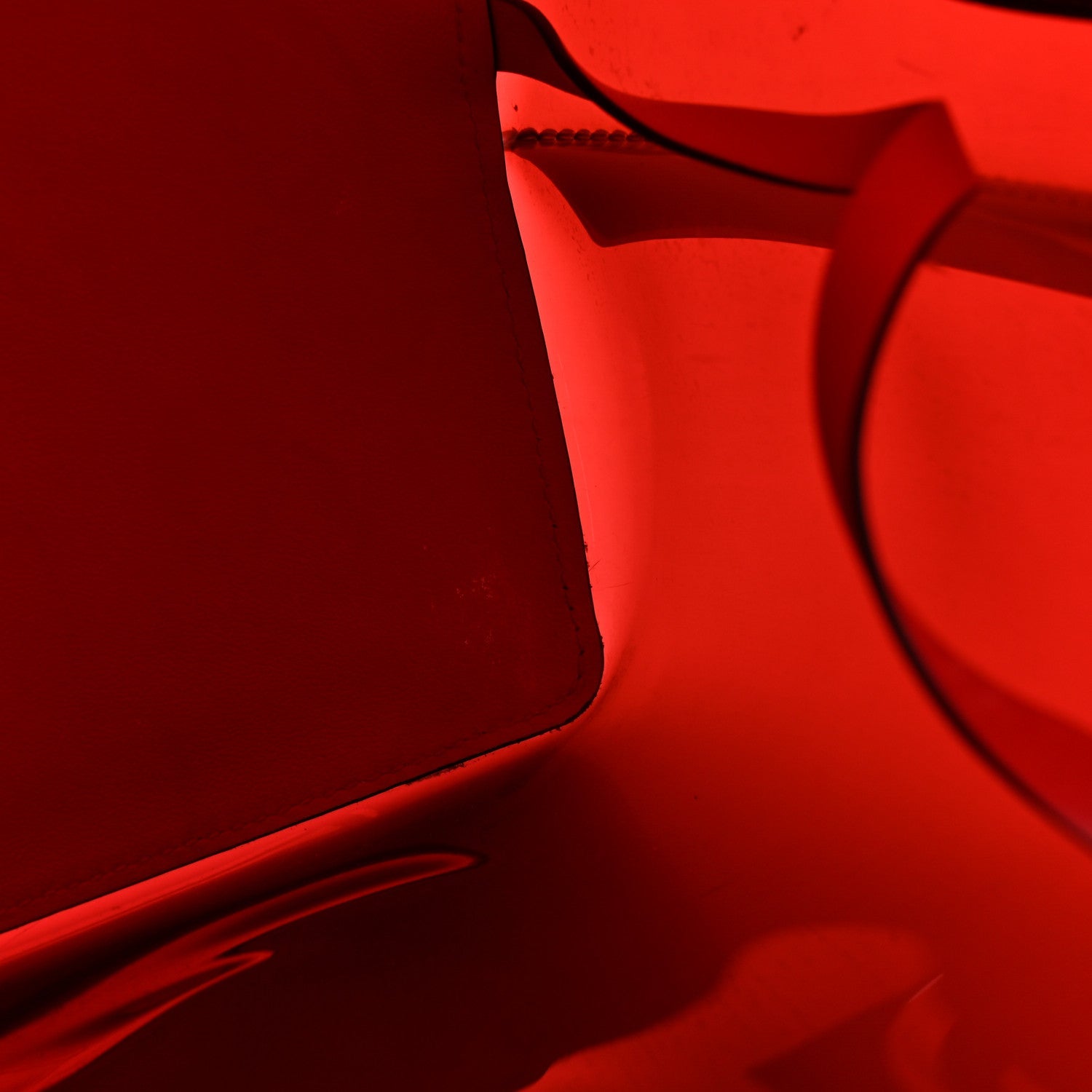 PVC Vlogo Small Escape Tote Red