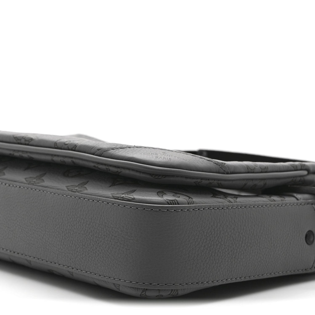 Calfskin Monogram Shadow Trio Messenger Anthracite Gray