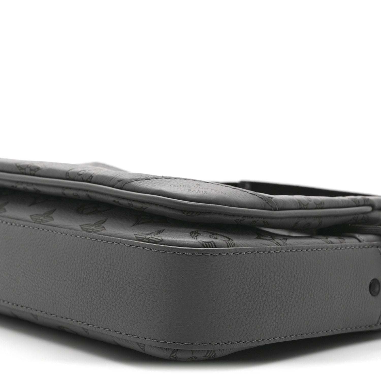 Calfskin Monogram Shadow Trio Messenger Anthracite Gray