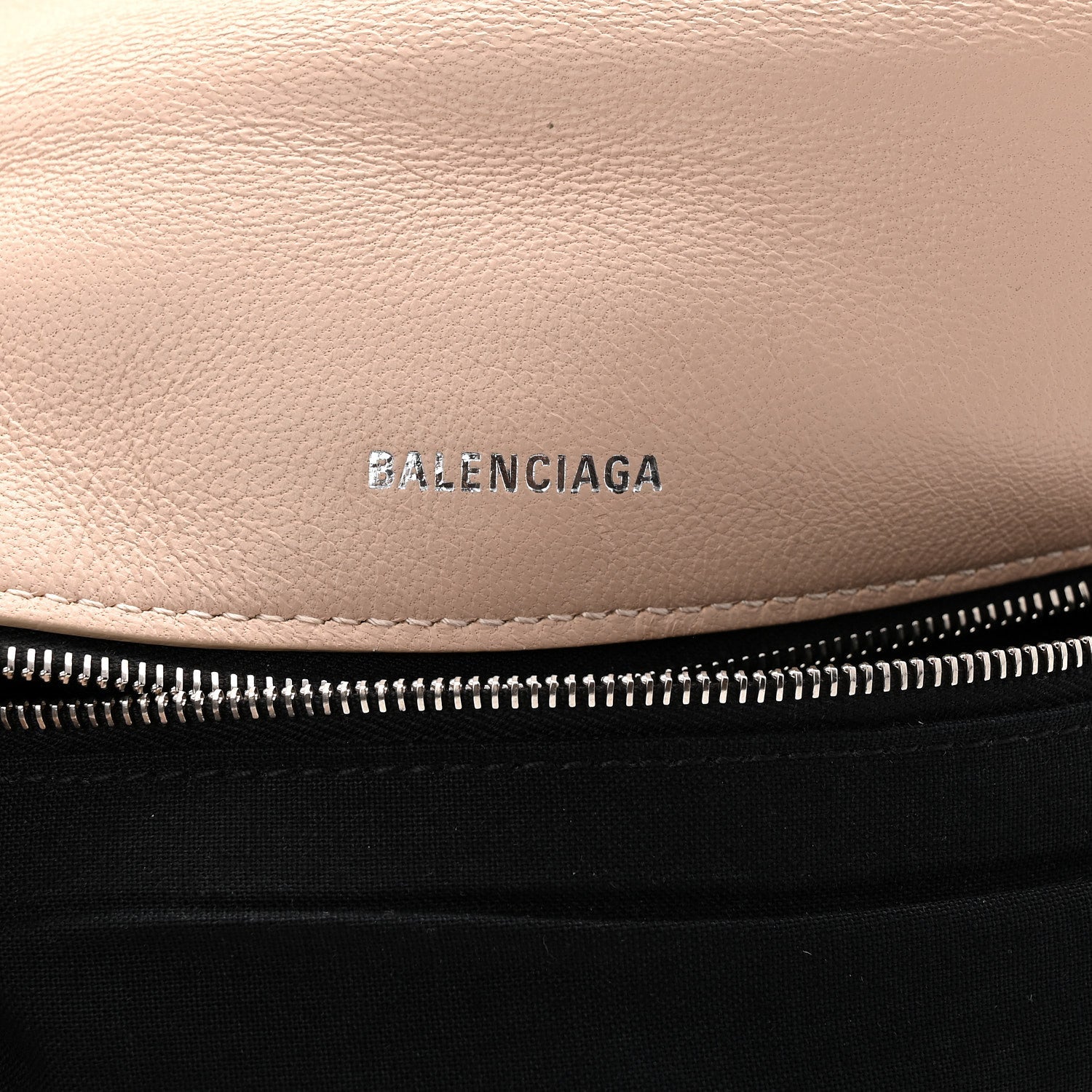 Nappa Calfskin Quilted Touch B Puffy Clutch Light Beige