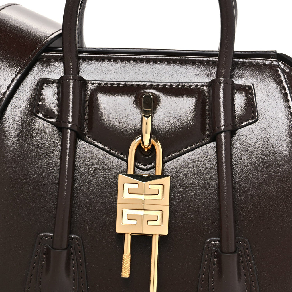 Box Calfskin Toy Lock Antigona Shoulder Bag Ebony Brown